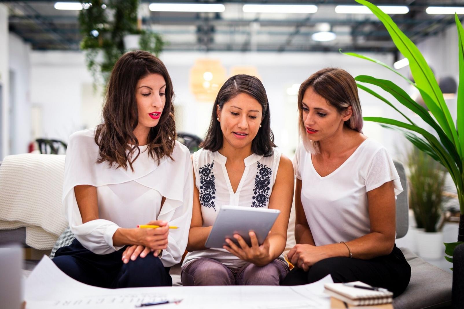 Análisis financiero práctico con documentos y herramientas de trabajo